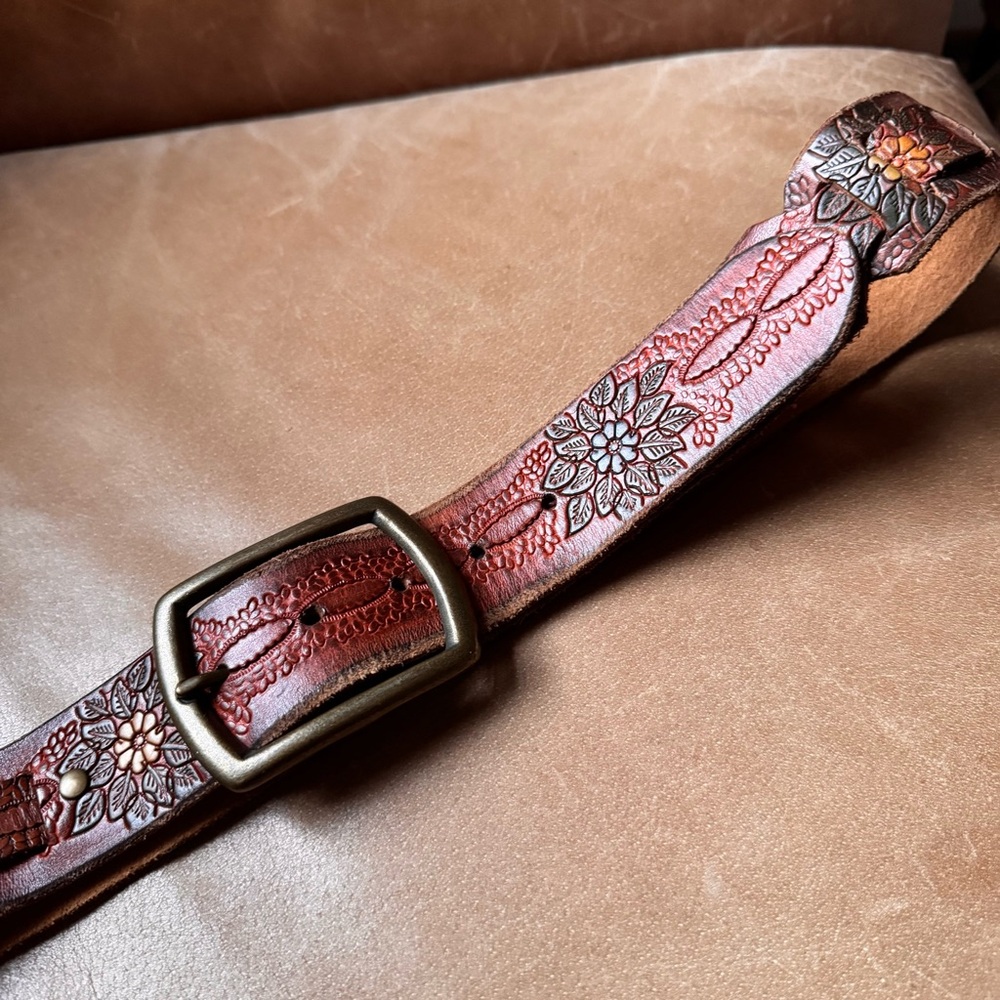 Vintage early 2000s leather tooled belt painted floral flowers brass buckle Y2K - Picture 3 of 13